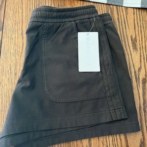 Athleta Farallon short (CYGR)